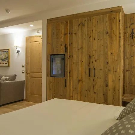 Hotel Garni Caminetto Madonna di Campiglio